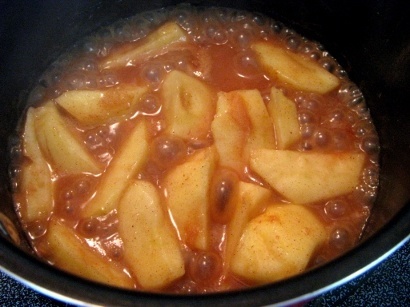 bubbling hot apples