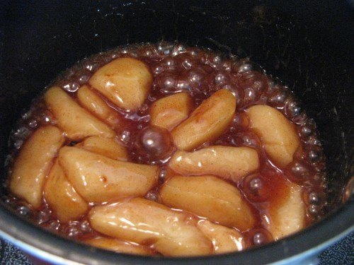 boiling apples in cinnamon sauce